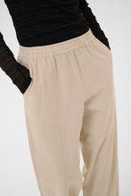Load image into Gallery viewer, Naya Barrel Pants Kaffe