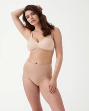 Load image into Gallery viewer, Lightly lined bra Spanx
