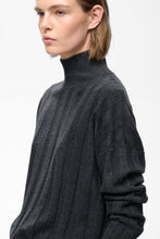 Load image into Gallery viewer, Tessie Kellsie Pullover InWear