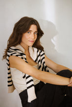 Load image into Gallery viewer, Niaka Pullover Part Two