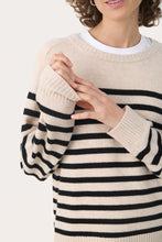Load image into Gallery viewer, Niaka Pullover Part Two