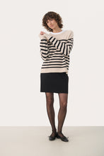 Load image into Gallery viewer, Niaka Pullover Part Two