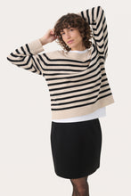 Load image into Gallery viewer, Niaka Pullover Part Two