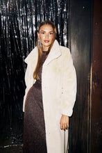 Load image into Gallery viewer, Loes Coat Saint Tropez