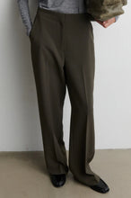 Load image into Gallery viewer, Fique Classic Trousers