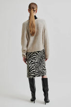 Load image into Gallery viewer, Brooky Knit V-Neck Second Female