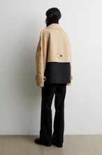Load image into Gallery viewer, Aiva Jacket Second Female