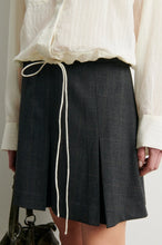 Load image into Gallery viewer, Anjou mini skirt Second Female