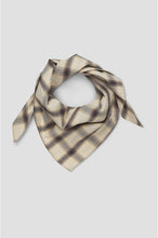 Load image into Gallery viewer, Liria Scarf Second Female