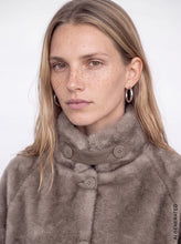 Load image into Gallery viewer, Hilda Faux Fur Jacket Mos Mosh