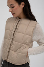 Load image into Gallery viewer, Croce Vest Mus &amp; Bombon