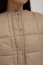 Load image into Gallery viewer, Croce Vest Mus &amp; Bombon