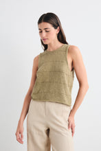 Load image into Gallery viewer, Nunavut Vest Mus &amp; Bombon