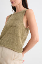 Load image into Gallery viewer, Nunavut Vest Mus &amp; Bombon