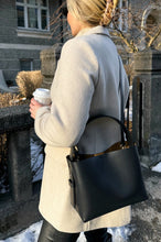Load image into Gallery viewer, Leata Leather Bag Second Female
