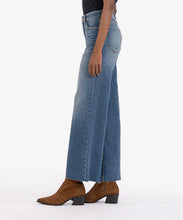 Load image into Gallery viewer, Meg Hig Rise Wide leg Raw Hem