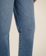 Load image into Gallery viewer, Ashley High rise slouchy barrel straight Leg Kut from the Kloth