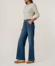 Load image into Gallery viewer, Jodi High Rise Straight Leg Kut from the Kloth
