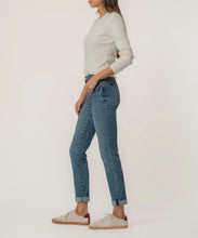 Load image into Gallery viewer, Catherine Boyfriend Kut from the Kloth