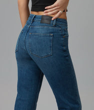 Load image into Gallery viewer, Denver Dis2d Lola Jeans