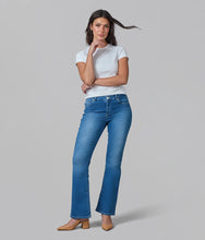 Load image into Gallery viewer, Billie Lola Jeans
