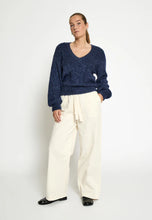 Load image into Gallery viewer, Jennie V-neck Knit Pullover Minus
