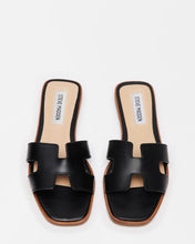 Load image into Gallery viewer, Hadyn Slide Steve Madden