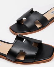 Load image into Gallery viewer, Hadyn Slide Steve Madden