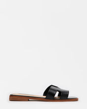 Load image into Gallery viewer, Hadyn Slide Steve Madden
