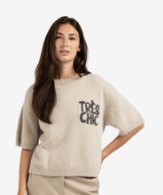 Load image into Gallery viewer, Short sleeve sweater with artwork Yaya the Brand