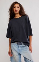 Load image into Gallery viewer, Perfect oversized Tee Free People