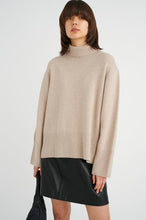 Load image into Gallery viewer, Wook Short Skirt