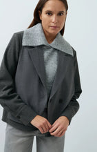Load image into Gallery viewer, Woven loose fit blazer Yaya the Brand