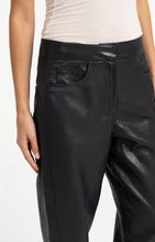 Load image into Gallery viewer, Faux leather carrot pants Yaya  the Brand