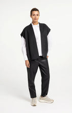 Load image into Gallery viewer, Faux leather carrot pants Yaya  the Brand