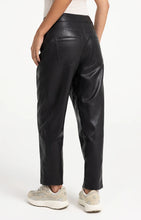 Load image into Gallery viewer, Faux leather carrot pants Yaya  the Brand