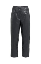 Load image into Gallery viewer, Faux leather carrot pants Yaya  the Brand