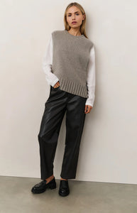 Faux leather carrot fit trousers Yaya the Brand