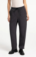 Load image into Gallery viewer, Jersey loose fit barrel Yaya the Brand