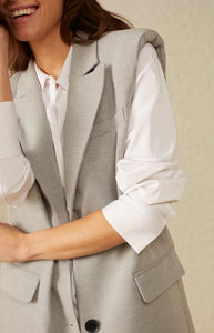 Sleeveless blazer with padded shoulder