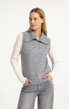 Load image into Gallery viewer, Sleevess sweater with collar Yaya the Brand