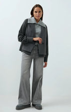 Load image into Gallery viewer, Woven loose fit blazer Yaya the Brand