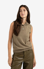 Load image into Gallery viewer, Sleeveless sweater with collar Yaya the Brand