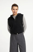 Load image into Gallery viewer, Sleeveless sweater with Jersey Yaya the Brand