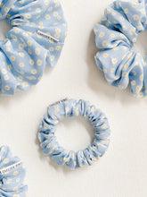 Load image into Gallery viewer, Chelsea King Windsor Knit scrunchie  - PETITE