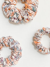 Load image into Gallery viewer, Chelsea King Windsor Knit scrunchie  - PETITE