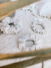 Load image into Gallery viewer, Natural Linen Scrunchie classic Chelsea King