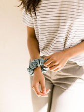 Load image into Gallery viewer, Natural Linen Scrunchie classic Chelsea King